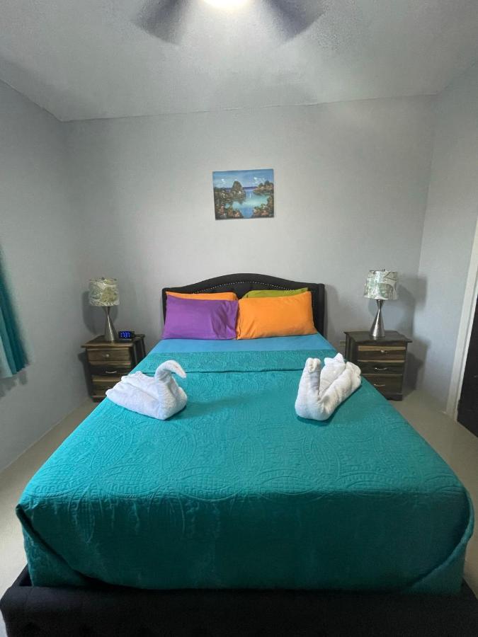 Jamrock Suites Kingston Exteriör bild